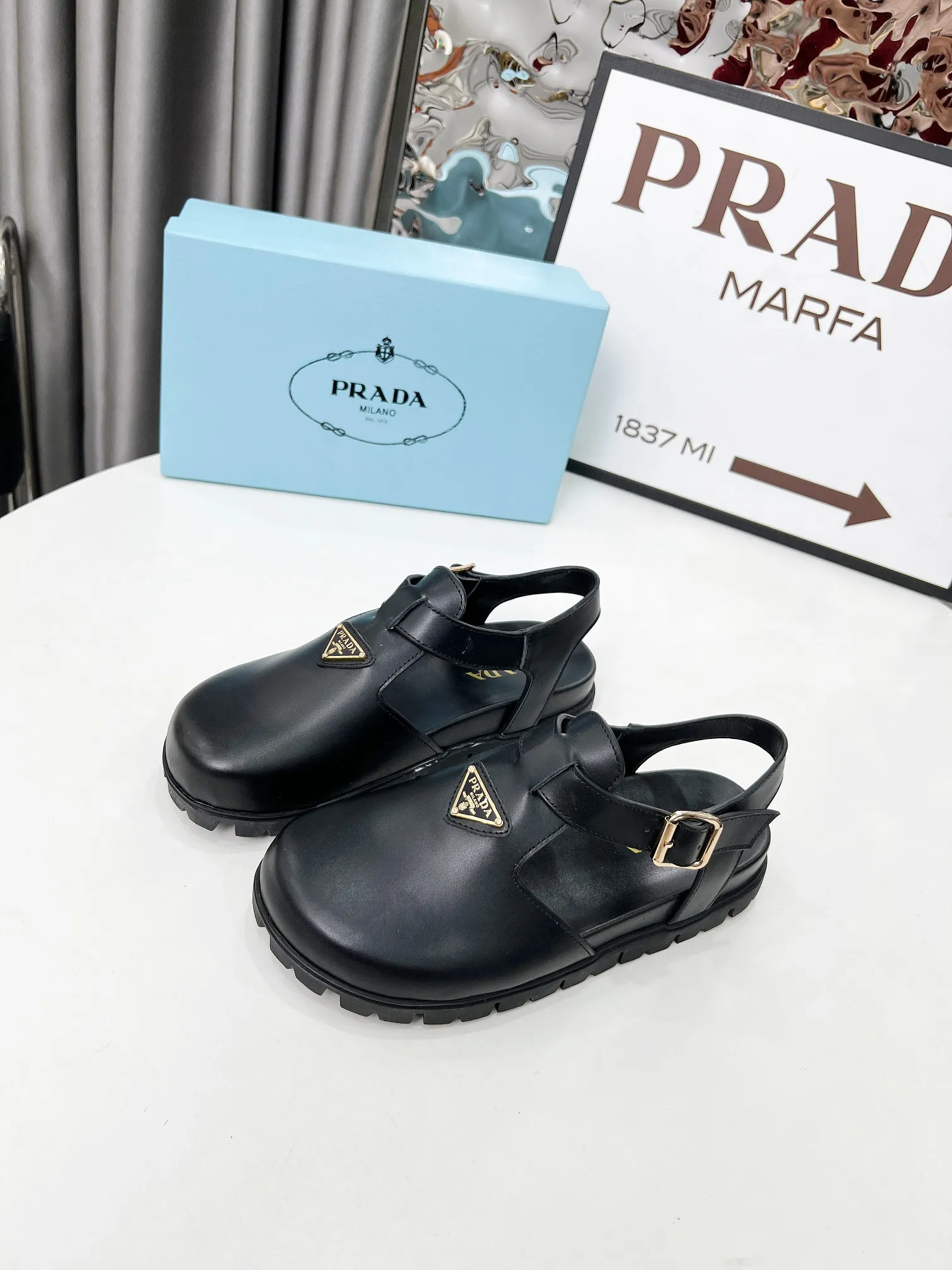 👟👟Ex-factory price 440👟👟 PRADA/25ss Prada classic triangle logo loafer series, simple and ultimate size: 35-42